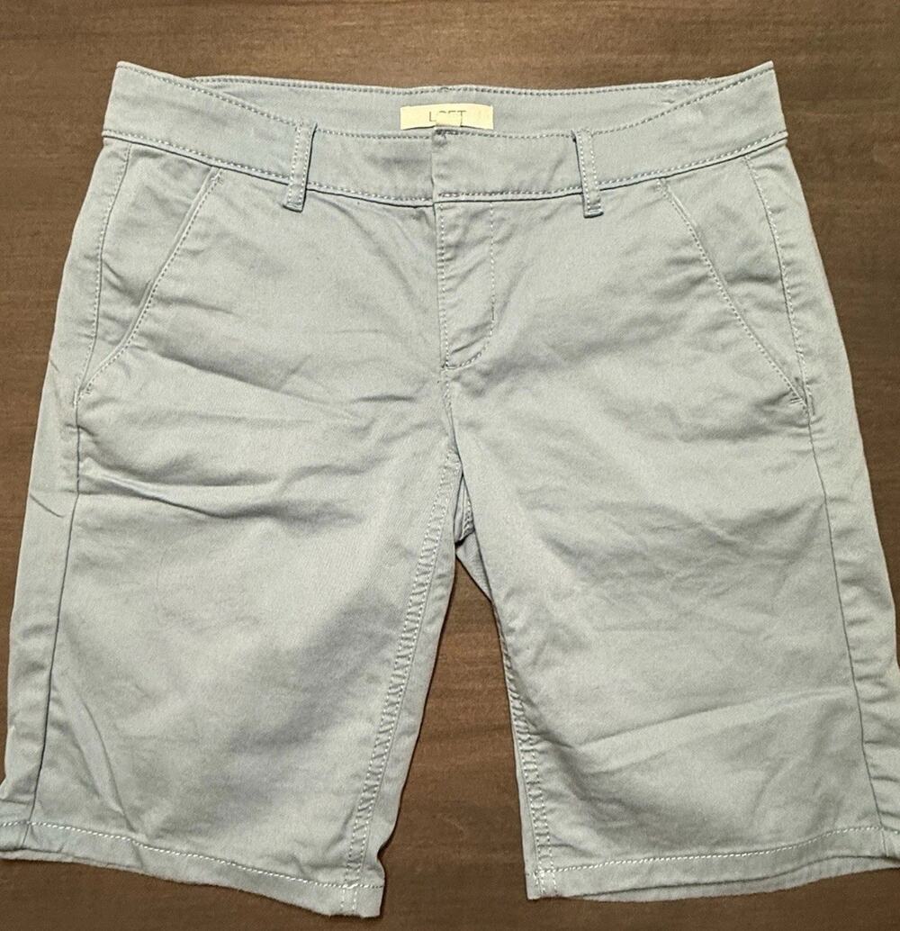 LOFT BERMUDA LIGHT BLUE CASUAL SHORTS WOMENS SIZE 0/28Waist Low/Mid Rise
